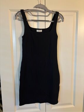 Aritzia Babaton Black Square-Neck Contour Dress